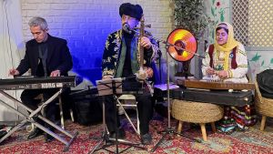 ایران سرایی هلدینگ رنگارنگ
